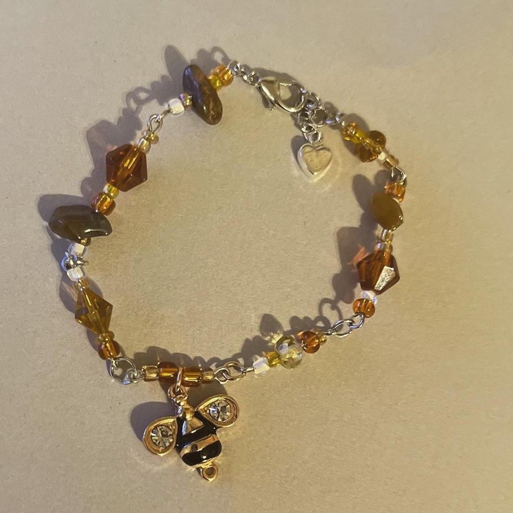 ♡❀˖⁺. ༶ 🌻🐝🍯⋆˙⊹❀♡
ℍ𝕒𝕟𝕕𝕞𝕒𝕕𝕖 𝕓𝕖𝕖 bracelet
♡❀˖⁺. ༶ 🌻🐝🍯⋆˙⊹❀♡ - Picture 2 of 4